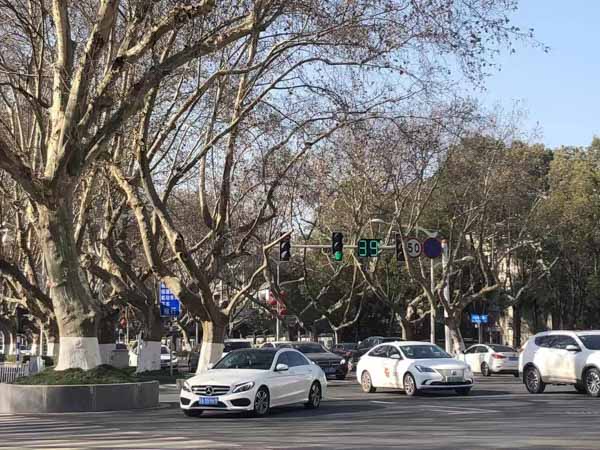靜安刑事律師為您講解如何把握搶劫犯罪案件中加重情節的認定