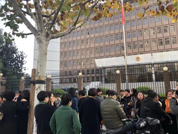 上海刑事專業律師告訴您以房產交易形式收受賄賂的犯罪數額認定問題