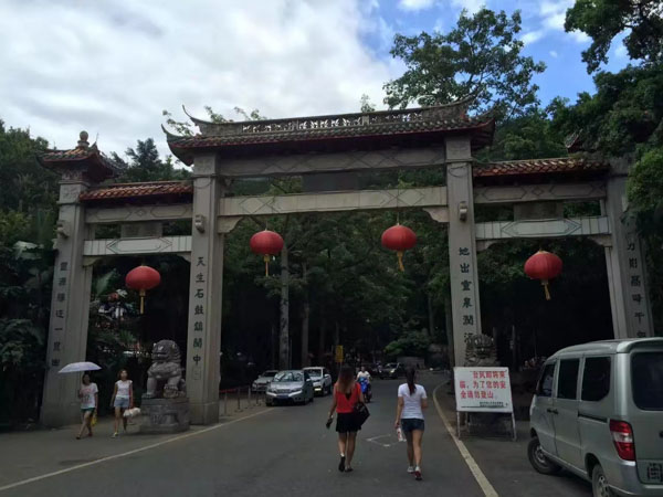 上海擅長刑事辯護律師來講講盜竊行為按刑法規定是犯罪還是違法